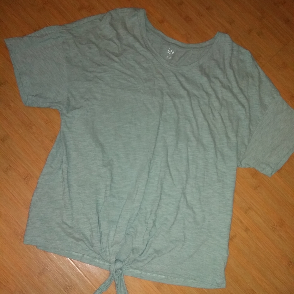 Gap women's tee size large